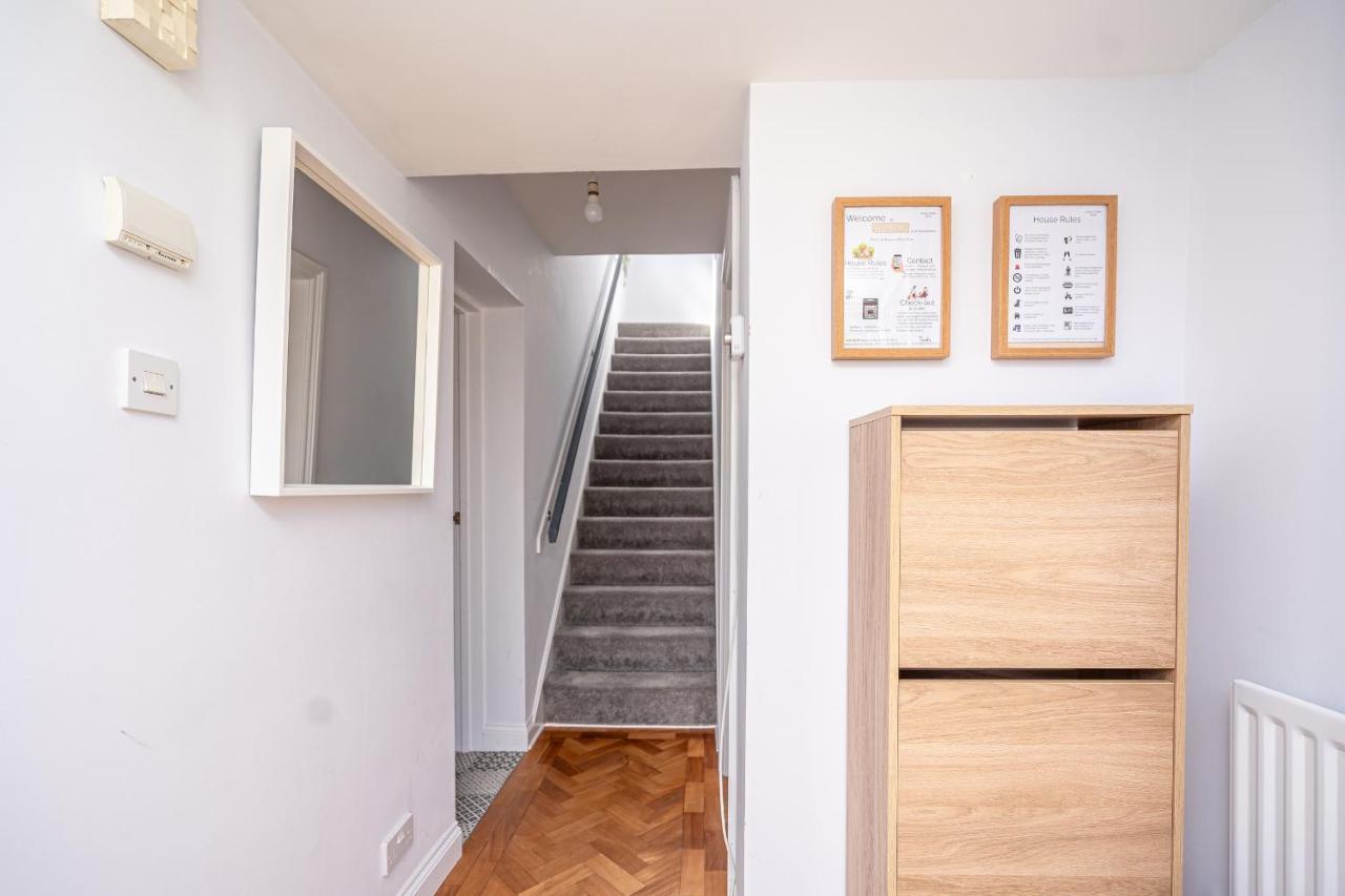 Spacious 5 Bedroom House - Sleeps 7 - 3-Car Driveway - Work - Leisure Wolverhampton Luaran gambar